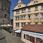 U 3 Pstrosu Praag
