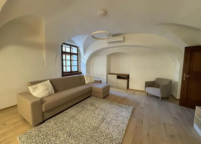 U 3 Pstrosu 4* Praga