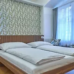 U 3 Pstrosu Hotel Praga