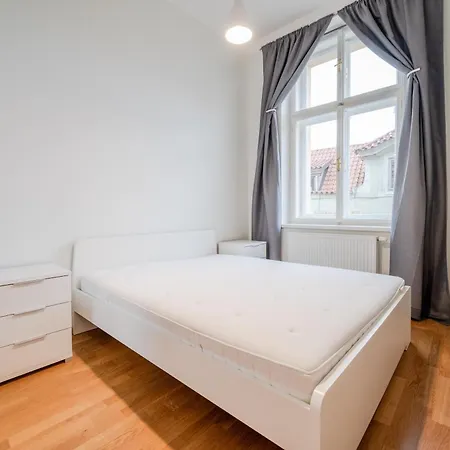 U 3 Pstrosu Hotell 4*