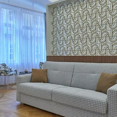 Szálloda U 3 Pstrosu 4*
