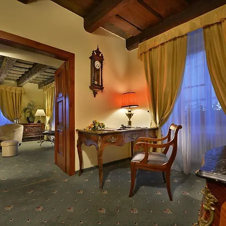 Hotell U 3 Pstrosu 4*
