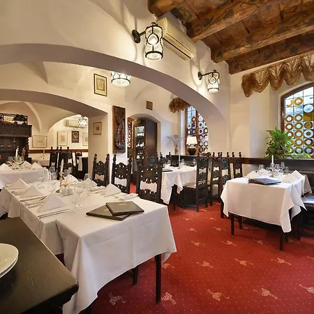 U 3 Pstrosu Hotell 4*