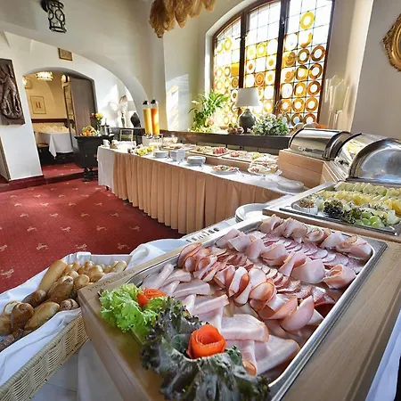 Hotell U 3 Pstrosu