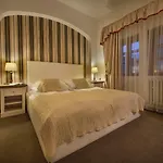 U 3 Pstrosu Hotell 4*