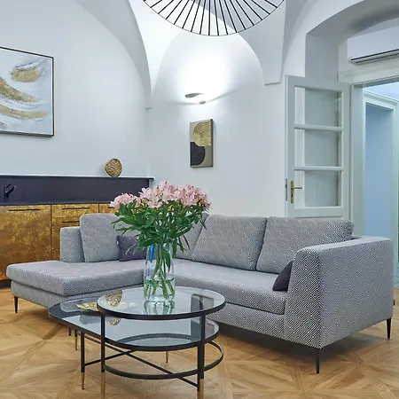 Hotel U 3 Pstrosu Praga