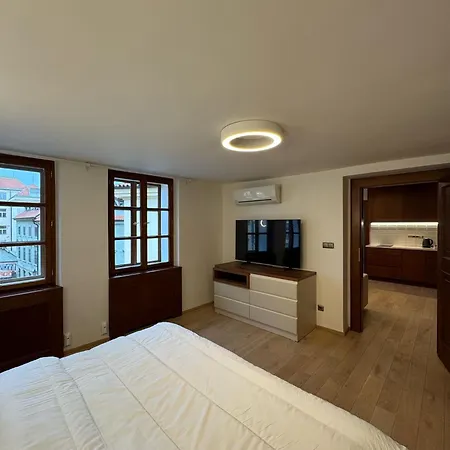 U 3 Pstrosu 4* Praga