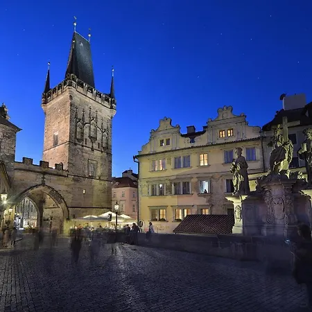 Hotel U 3 Pstrosu Praga