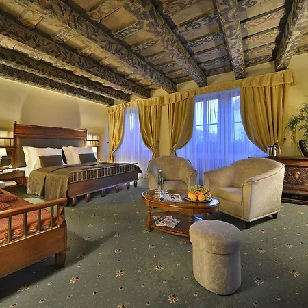 U 3 Pstrosu 4* Praga