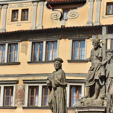 U 3 Pstrosu 4* Praga