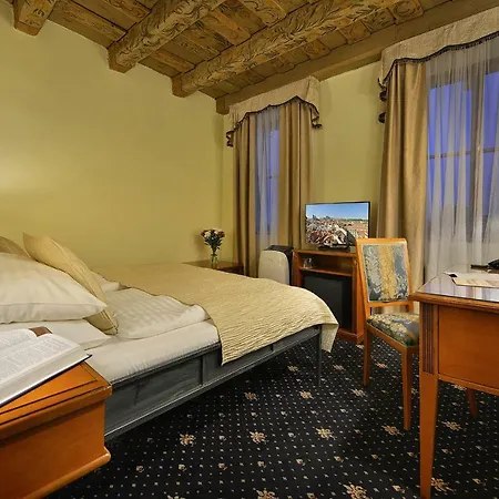 Hotel U 3 Pstrosu Praga